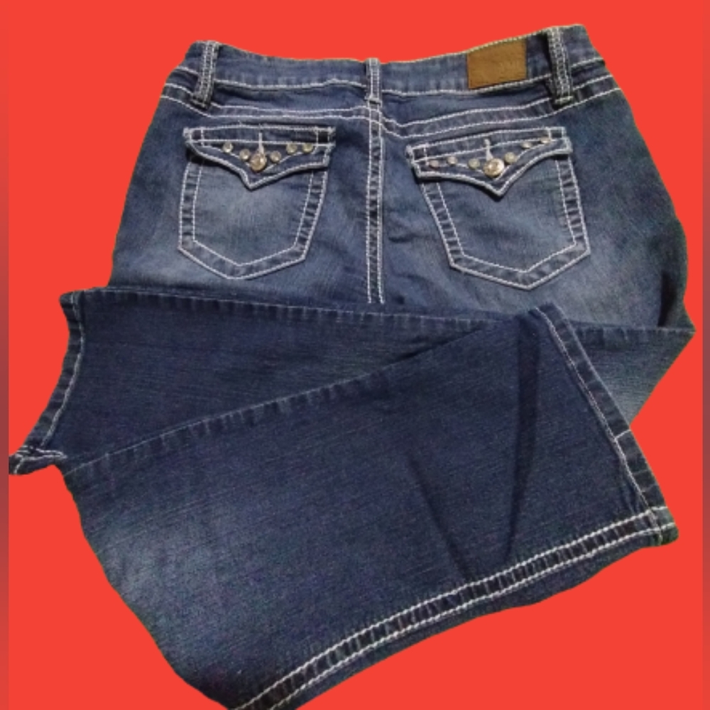 YMI JR Size 9 Jeans, Cropped with Studded back pockets, Heavy White Thread